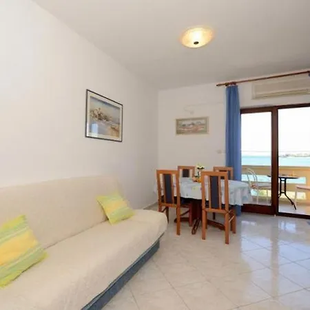 In With Sea View, Balcony, Air Conditioning, Wi-fi *